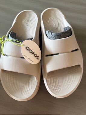 OOmega OOahh Recovery Platform Slide Sandals